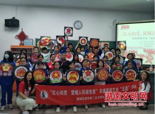 372潜艇深海远航，8分钟“掉深”70米，他14分钟救69人，世界奇迹